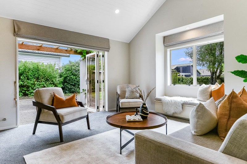 20 Discovery Drive, Flagstaff, Hamilton - Carousel 2