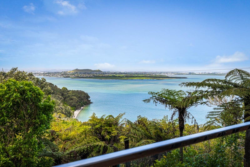 2 Waikowhai Road, Hillsborough, Auckland - Carousel 1