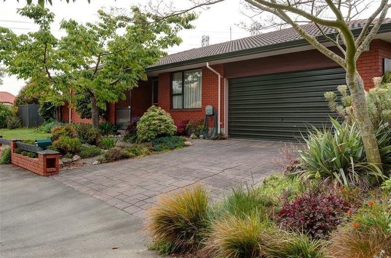 4 Algie Place, Avonhead, Christchurch - Carousel 2