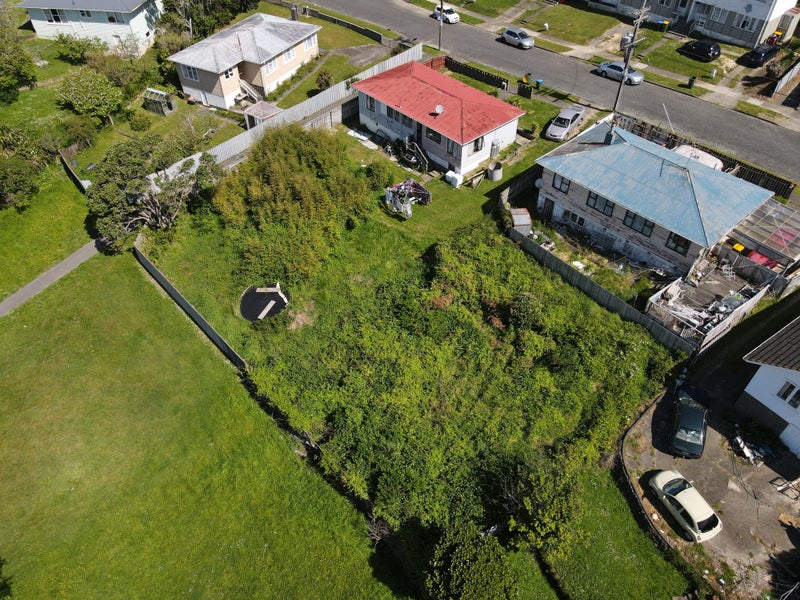 47 Leicester Street, Cannons Creek, Porirua - Carousel 2