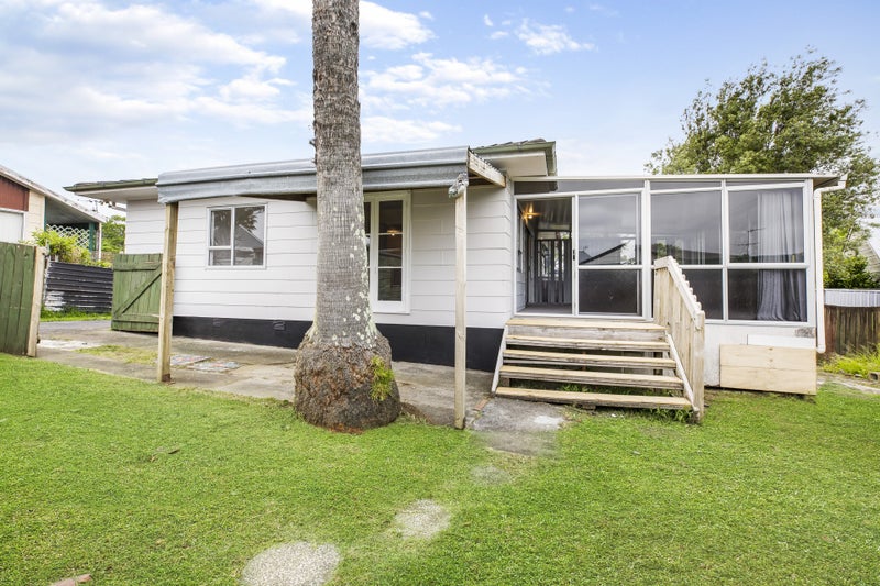 2/10 Trounson Avenue, Clendon Park, Auckland - Carousel 1