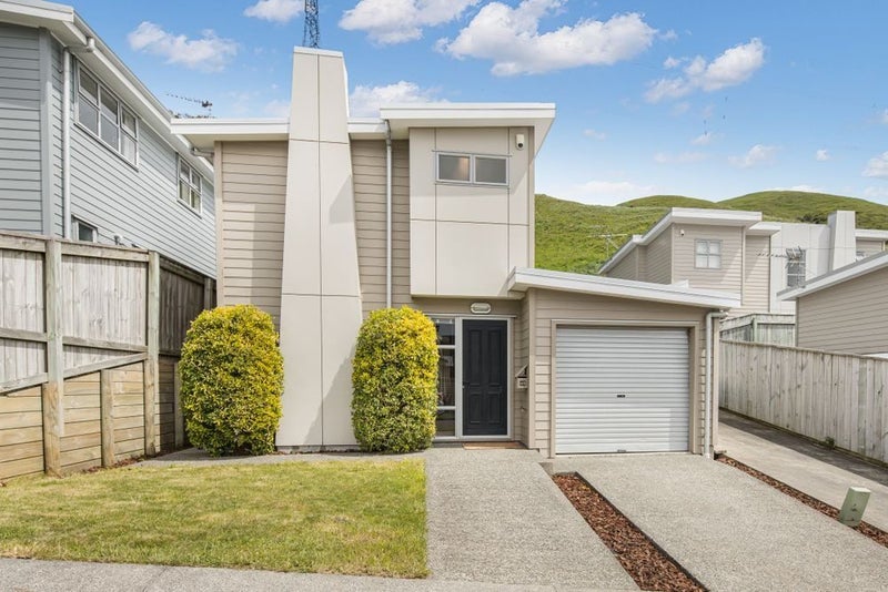 46 Erlestoke Crescent, Churton Park, Wellington - Carousel 1