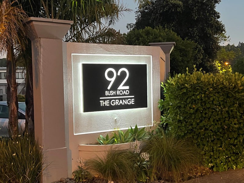 90/92 Bush Road, Albany, Auckland - Carousel 2