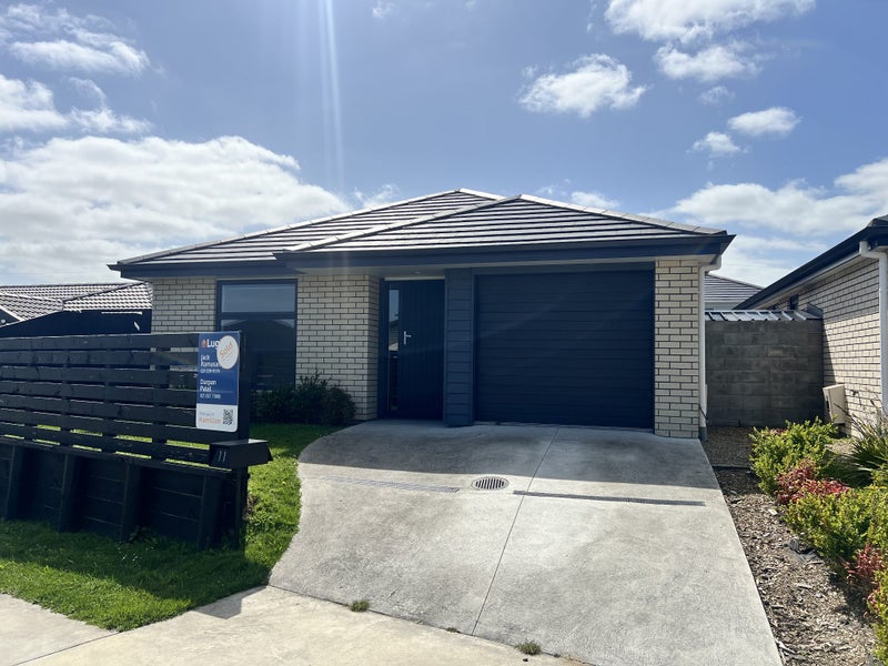 11 Pragma Rise, Rototuna North, Hamilton - Carousel 1