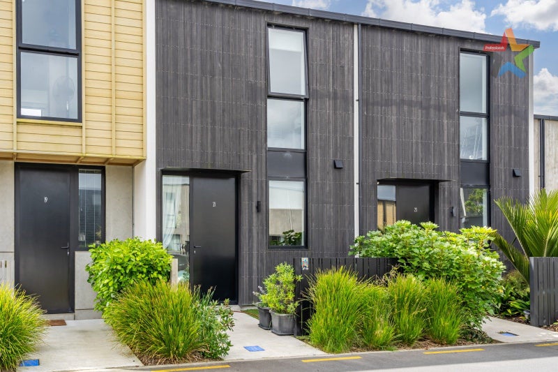 21 Te Ara O Paetutu, Petone, Lower Hutt - Carousel 1