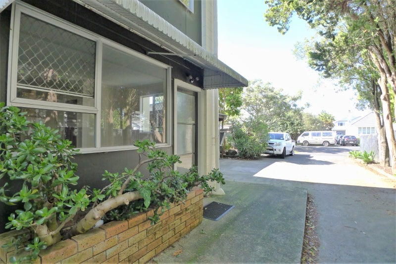 1/3 Grove Road, Sandringham, Auckland - Carousel 13
