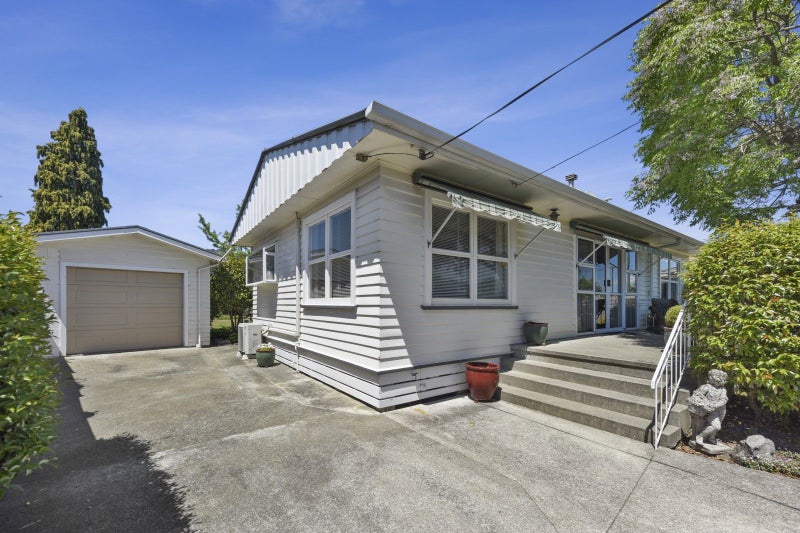 8 Lowry Street, Richmond - Carousel 1
