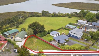 60 Cobham Crescent, Kelston, Auckland - Carousel 1