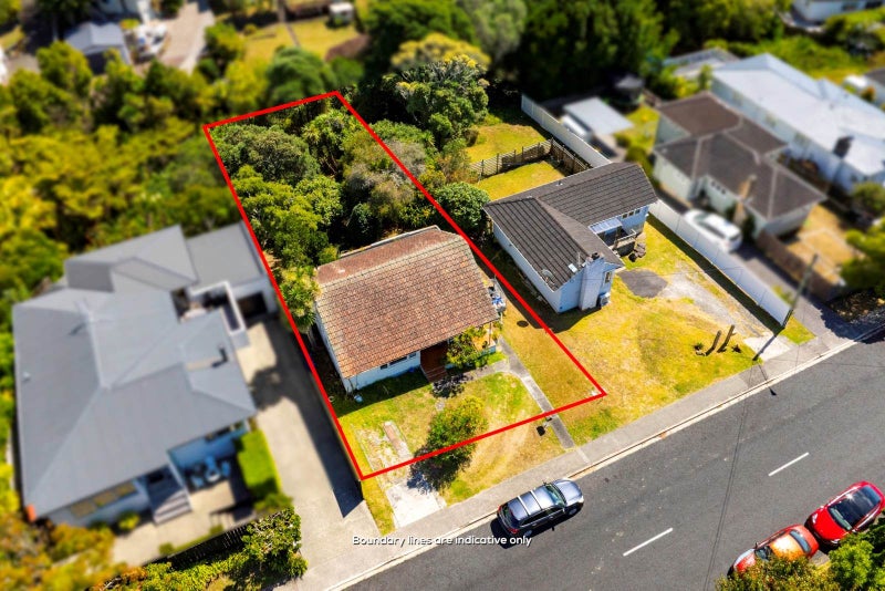 13 Matipo Road, Mairangi Bay, Auckland - Carousel 1