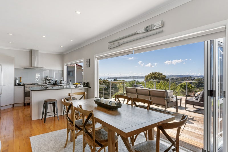 37 Mellons Bay Road, Mellons Bay, Auckland - Carousel 2