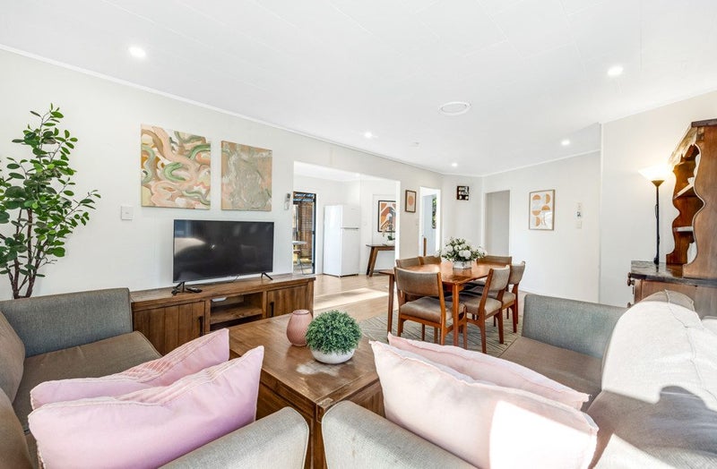 12 Sandrine Avenue, Clover Park, Manukau City, Auckland - Carousel 2