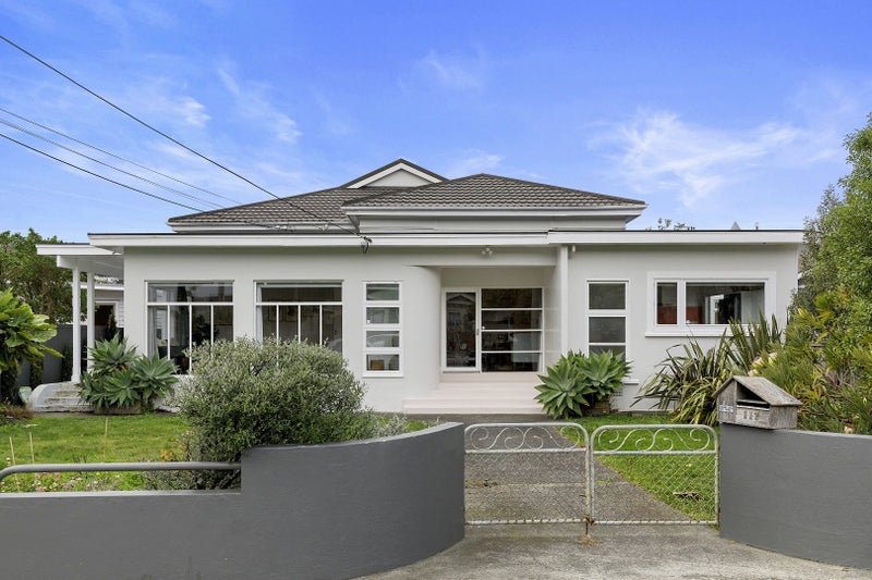 117 Derwent Street, Island Bay, Wellington - Carousel 1