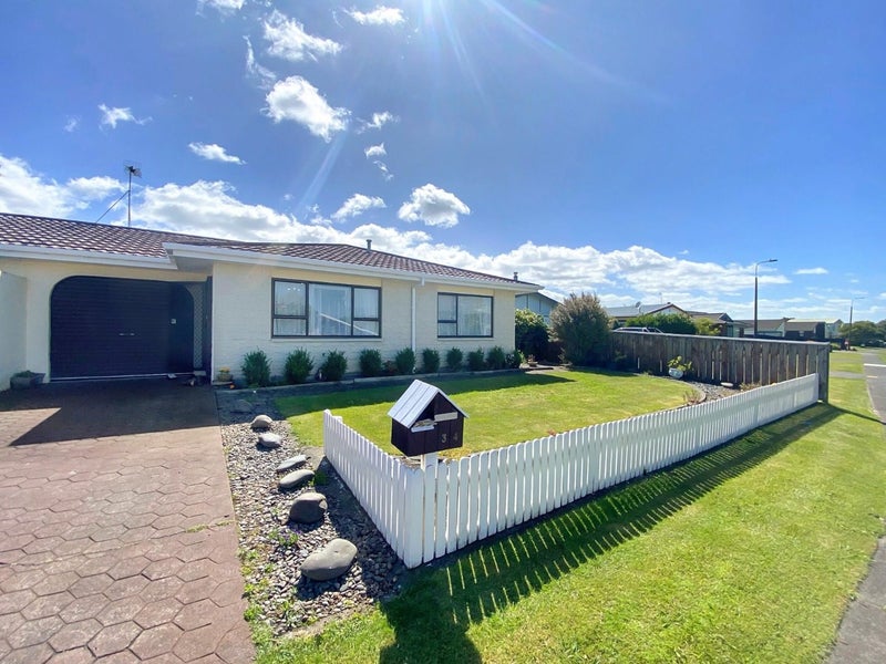 34 Exeter Crescent, Springvale, Whanganui - Carousel 2