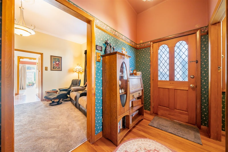 18 HECTOR Street, PETONE, LOWER HUTT - Carousel 25