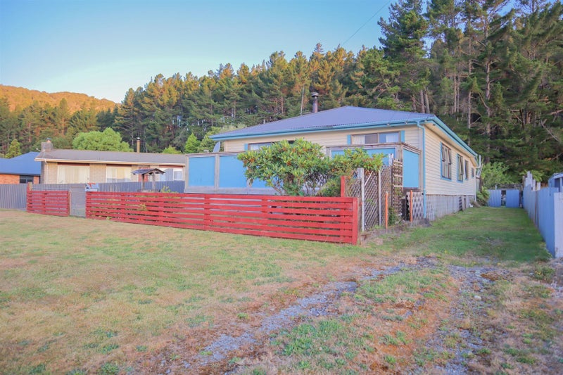 4 Mawhera Street, Dobson, Greymouth - Carousel 2