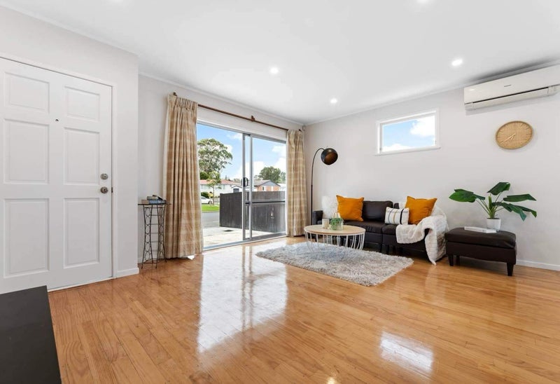 79 Universal Drive, Henderson, Auckland - Carousel 1