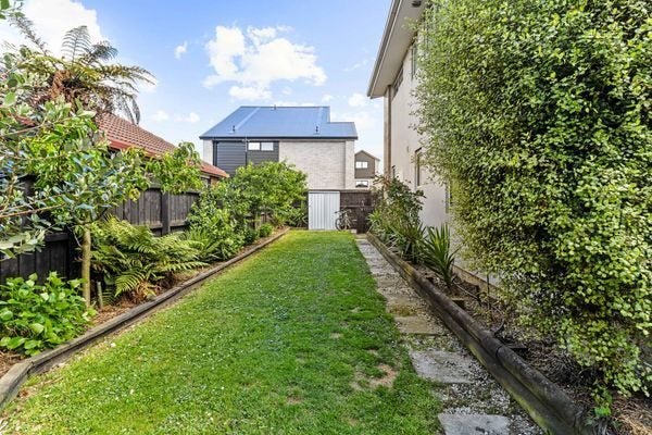 214D Lincoln Road, Addington, Christchurch - Carousel 16
