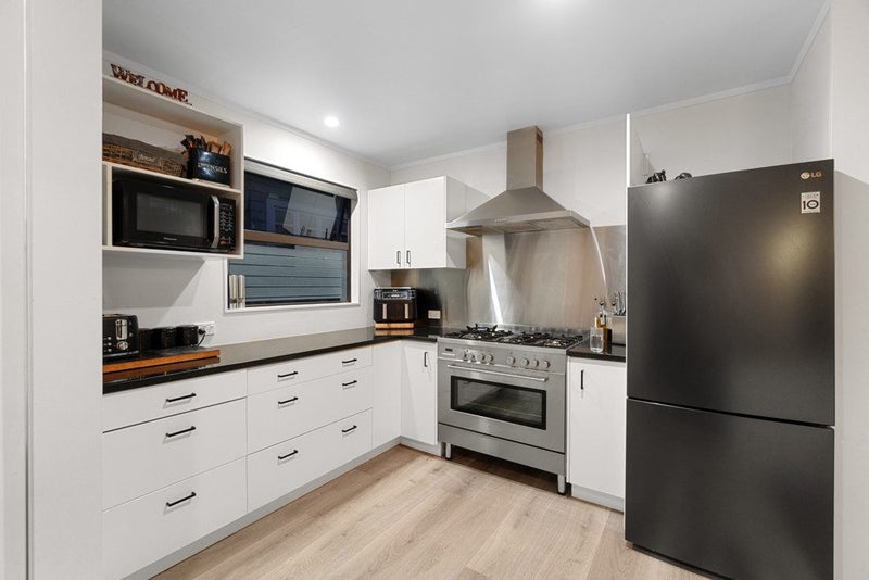 34 Karaka Street, Helensville, Helensville - Carousel 2