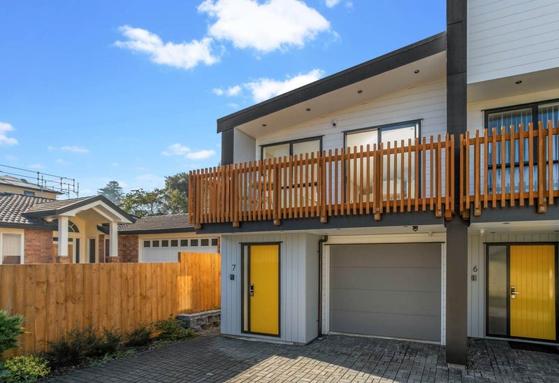 7/3 HAUGHEY AVENUE, Three Kings, Auckland - Carousel 1