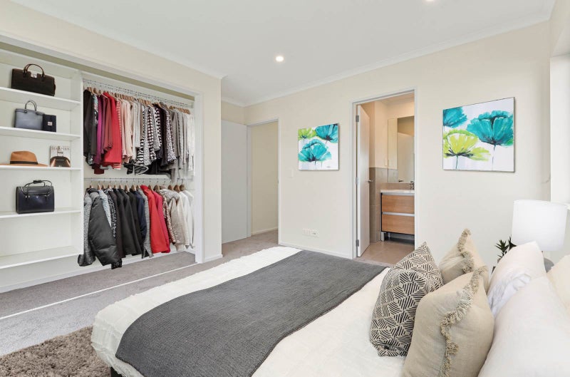 9 Vincent McGrath Crescent, Swanson, Auckland - Carousel 1