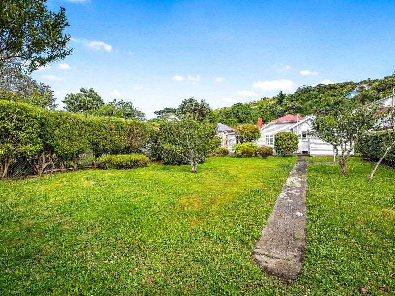 13 Severn Street, Island Bay, Wellington - Carousel 1