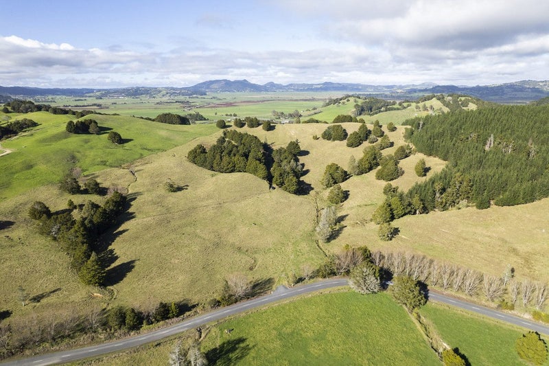 27 Hukerenui Road, Hikurangi - Carousel 32