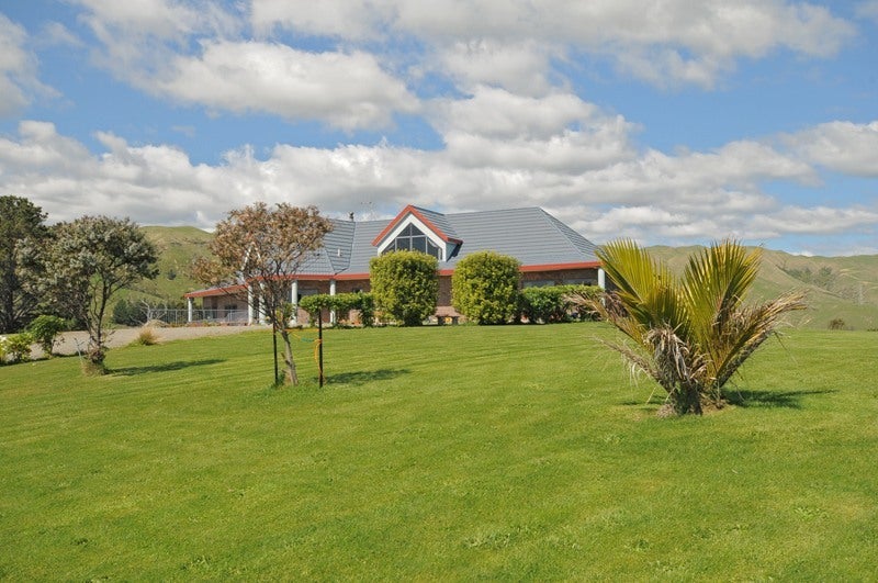 12 Te Rohenga Road, Koputaroa, Levin - Carousel 1