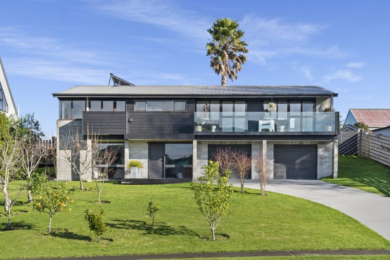 16 Ranginui Road, Welcome Bay, Tauranga - Carousel 1