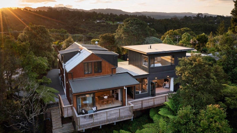 172 Shaw Road, Oratia, Auckland - Carousel 1