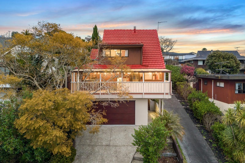 1/3 LYNNGATE PLace, Hillcrest, Auckland - Carousel 1
