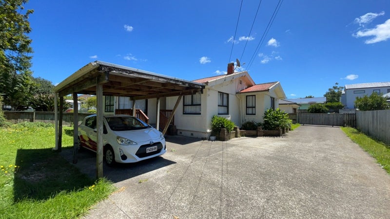 13A Waddell Avenue, Point England, Auckland - Carousel 2