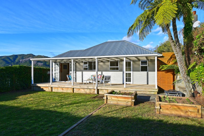 10 Lees Grove, Wainuiomata, Lower Hutt - Carousel 1