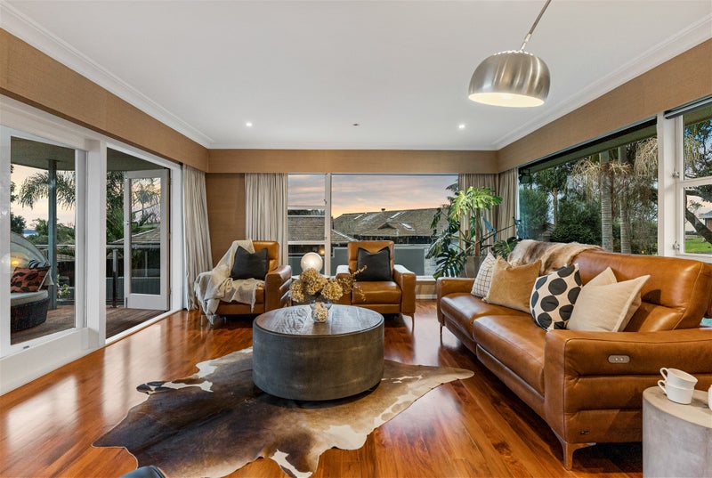17 Red Bluff Rise, Campbells Bay, Auckland - Carousel 2