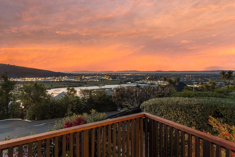 87 Cannon Hill Crescent, Mount Pleasant, Christchurch - Carousel 2