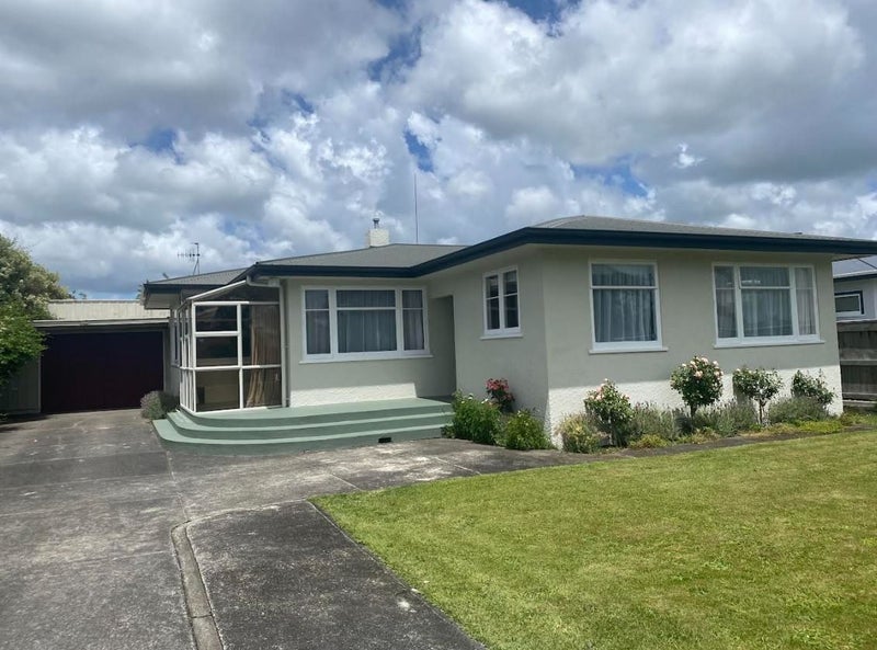 32 Aberdeen Avenue, Takaro, Palmerston North - Carousel 1