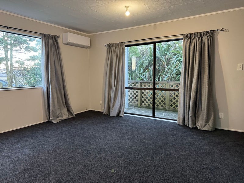 26A Cheltenham Terrace, Newlands, Wellington - Carousel 1