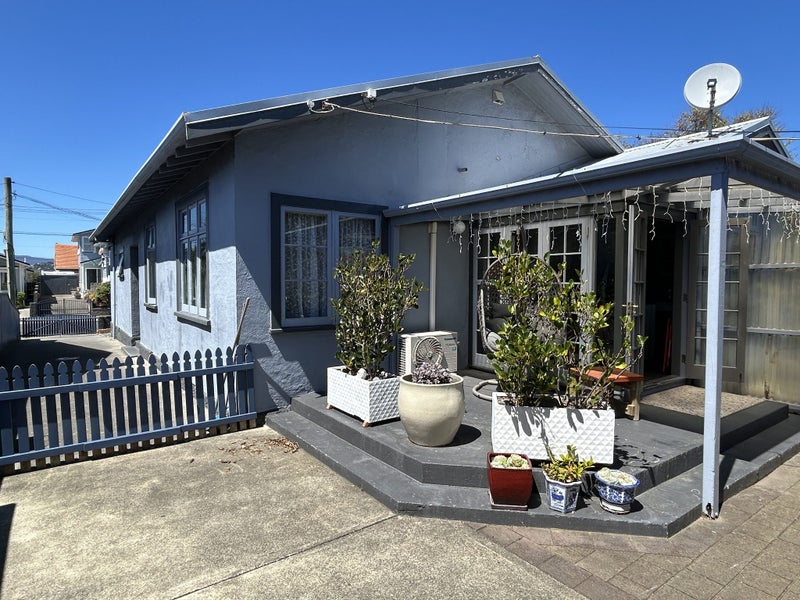 7 Palm Avenue, Lyall Bay, Wellington - Carousel 1