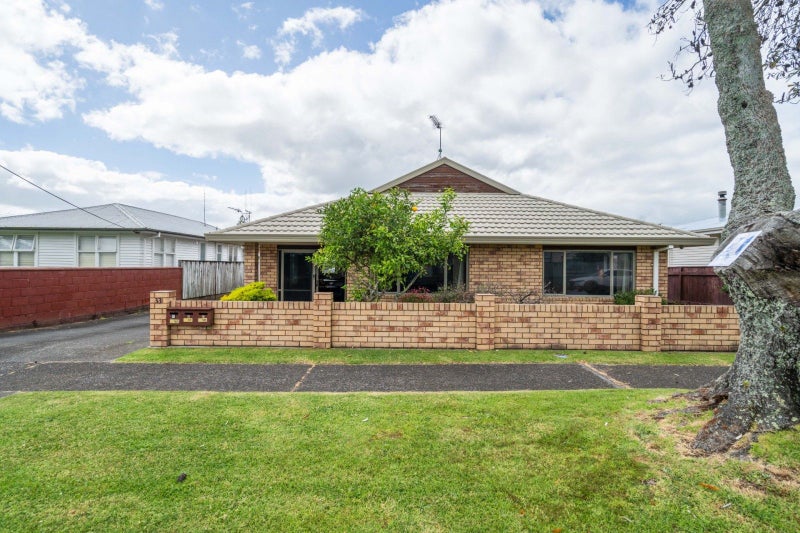 33A Manson Street, Gate Pa, Tauranga - Carousel 16