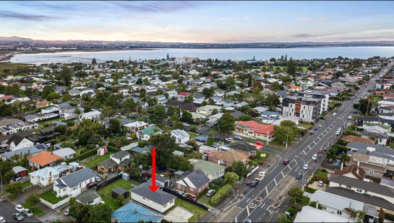 70 Point Chevalier Road, Point Chevalier, Auckland - Carousel 17