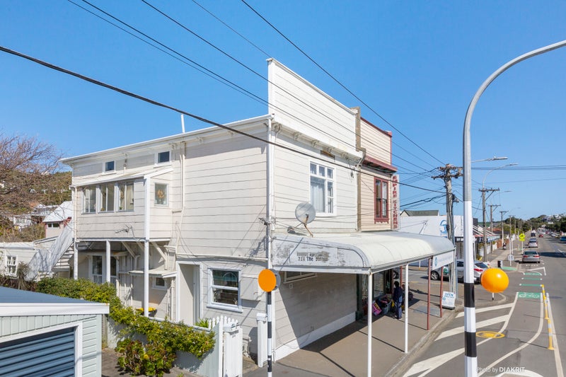 213 The Parade, Island Bay, Wellington - Carousel 1