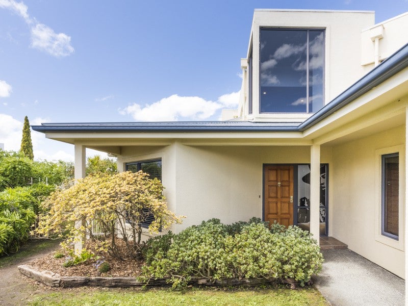 31 Ruapehu Drive, Fitzherbert, Palmerston North - Carousel 2