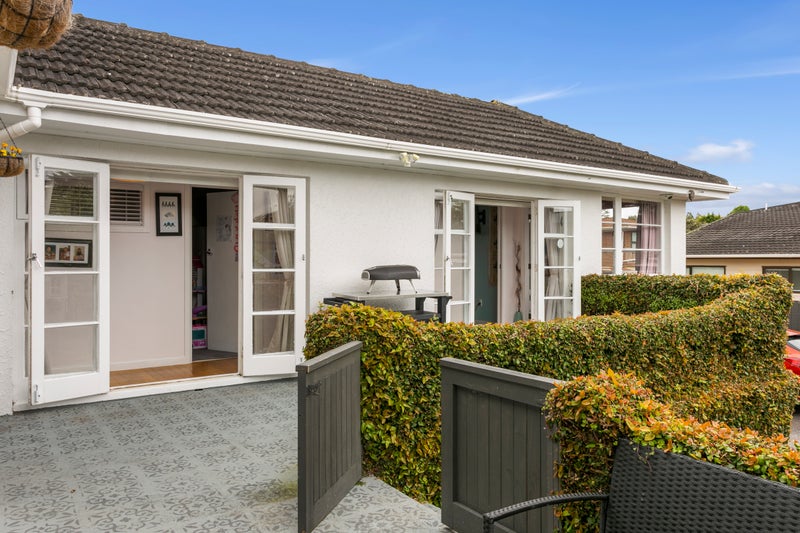 36A Godley Road, Green Bay, Auckland - Carousel 2