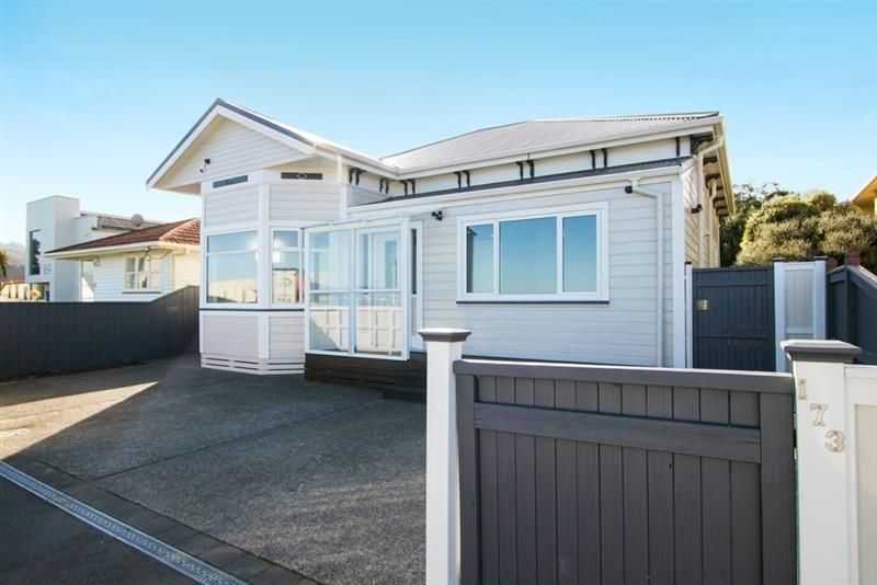 173 The Esplanade, Petone, Lower Hutt - Carousel 20
