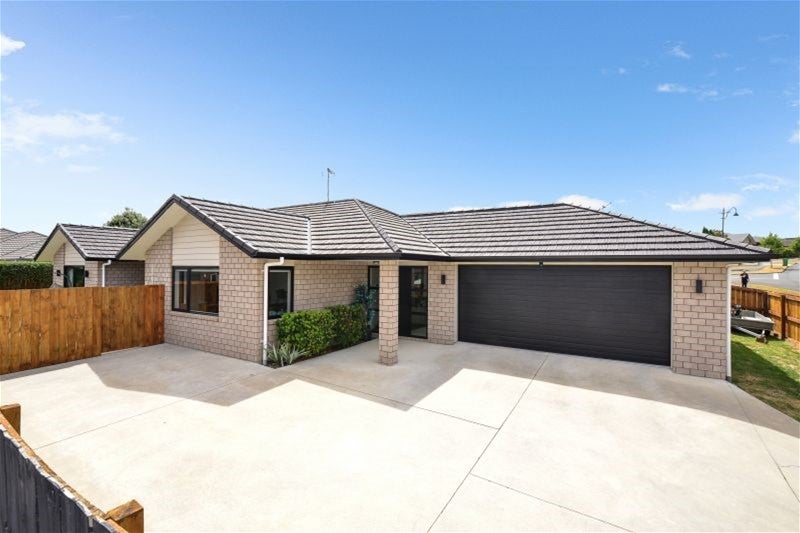 58 Magellan Rise, Flagstaff, Hamilton - Carousel 1
