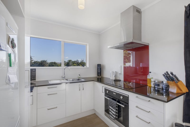 2/7 Kopu Place, Clendon Park, Auckland - Carousel 1