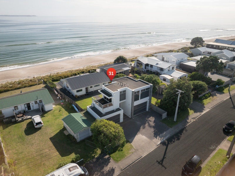 31 Karewa Parade, Papamoa Beach, Papamoa - Carousel 1