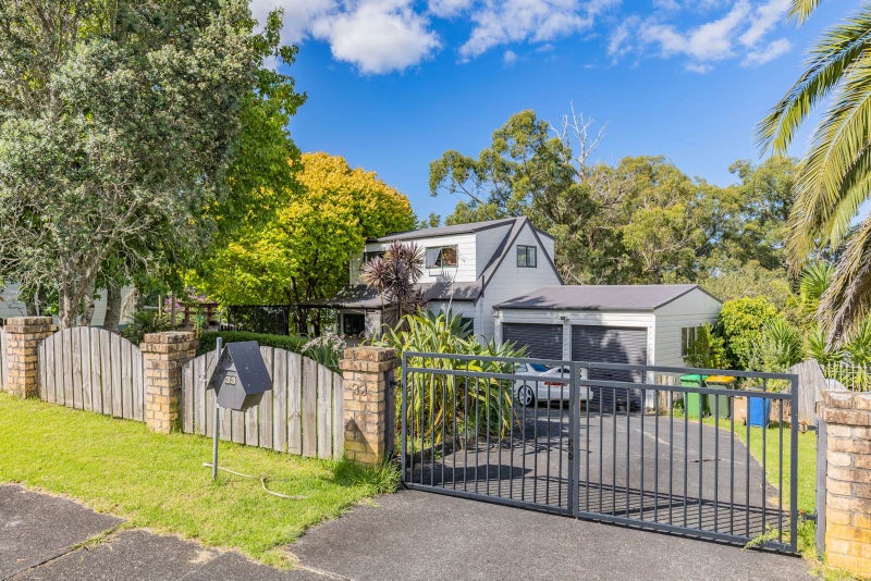 33 Elizabeth Drive, West Harbour, Auckland - Carousel 1