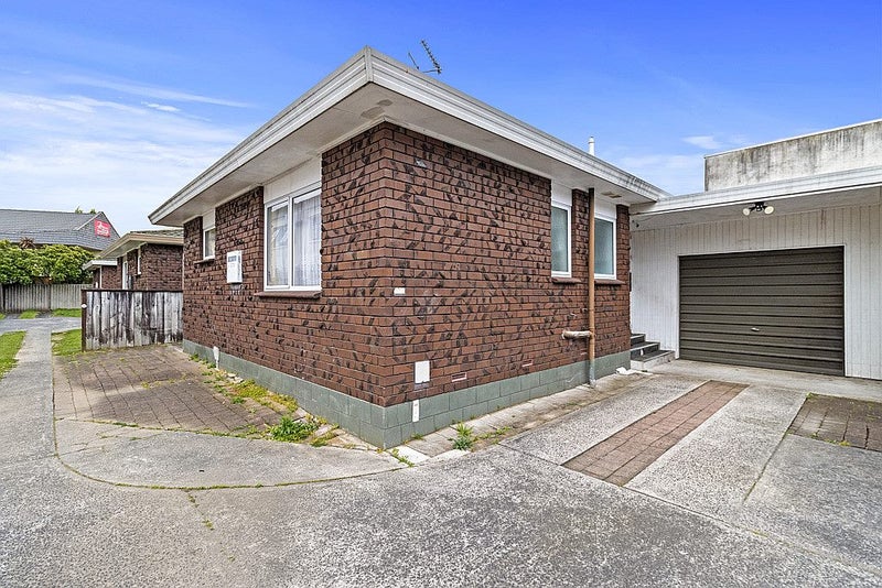 11B Willoughby Street, Whitiora, Hamilton - Carousel 2