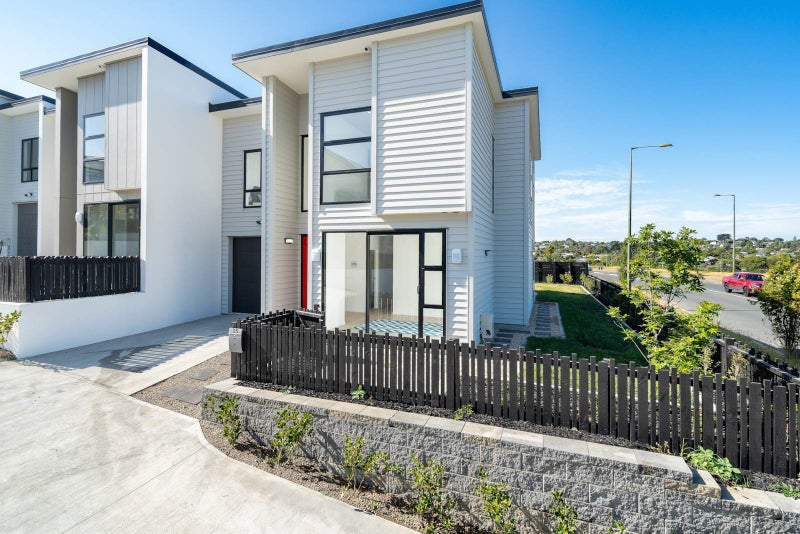 35 Westgate Drive, Westgate, Auckland - Carousel 1