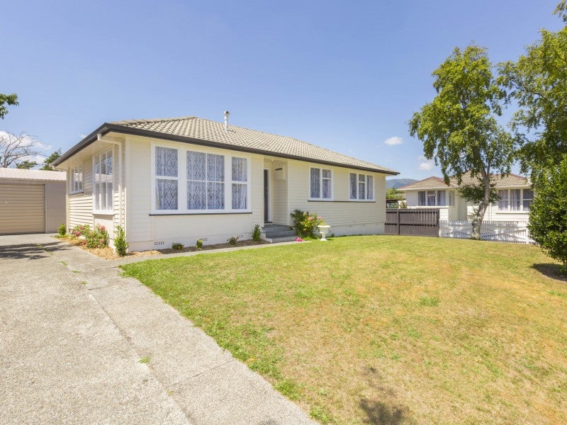 20 Bonnie Glen Crescent, Ebdentown, Upper Hutt - Carousel 2